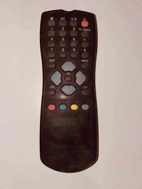 Pilot do starego telewizora TV czarny