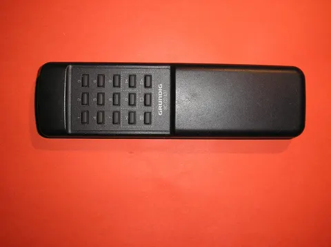 Pilot do wzmacniacza Grundig RC-CD 437