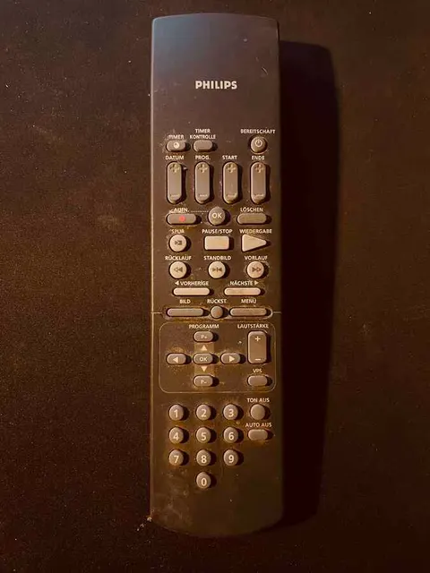 Oryginalny pilot do telewizora Philips czarny