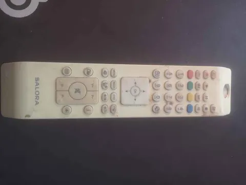 Oryginalny pilot do telewizora Salora biały