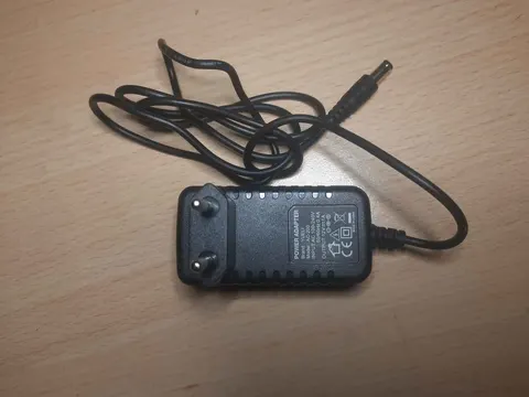 Zasilacz sieciowy YUELI AC-200 12V 1A