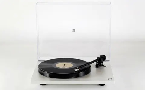 Gramofon rega planar 1
