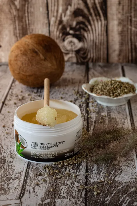 Peeling Kokosowy z olejem konopnym, 250 g