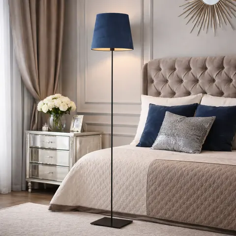 Lampa stojąca w stylu glamour PATRICIA VELUR