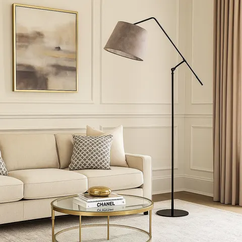 Lampa podłogowa na wysięgniku regulowanym LISA w stylu nowojorskim