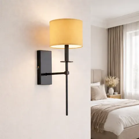 Klasyczna lampa ścienna na przedpokój NORA w stylu pałacowym