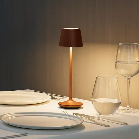 Lampka LED do restauracji z regulacją jasności LUNA MICRO z efektem rdzy