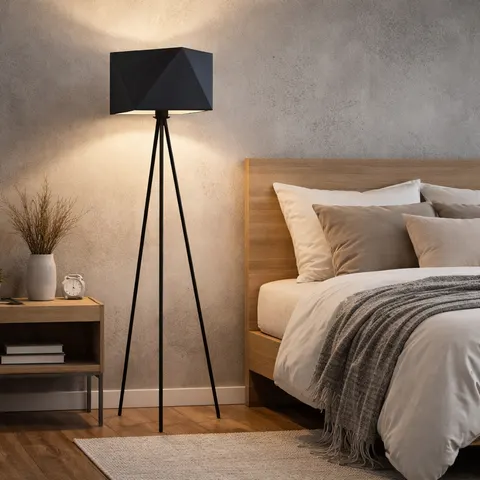 Metalowa lampa stojąca na 3 nogach VENUS w stylu loftowym