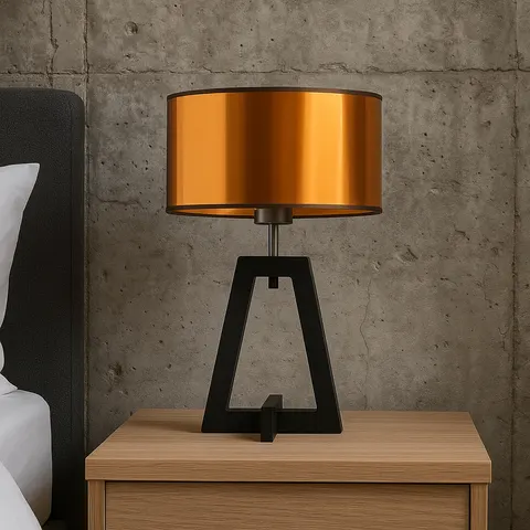 Czarna lampa stołowa z drewna EVELINE MIRROR w stylu loftowym