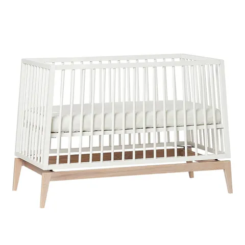 LEANDER - łóżeczko dziecięce LUNA 0-3 lata, białe/dębowe