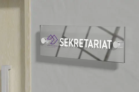Akrylowy Szyld z Twoim Logo - Szyld reklamowy z plexi - 30 x 10 cm