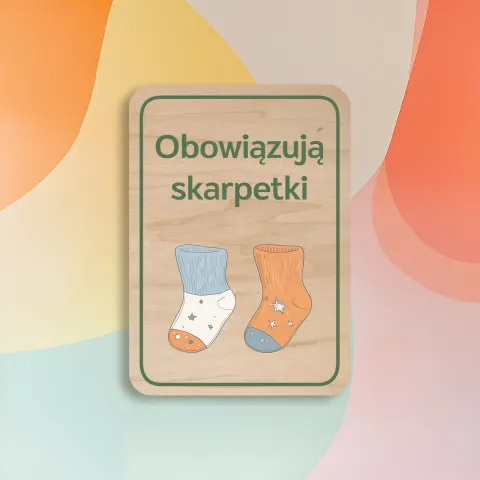 Drewniana tablica do bawialni - Obowiązują skarpetki