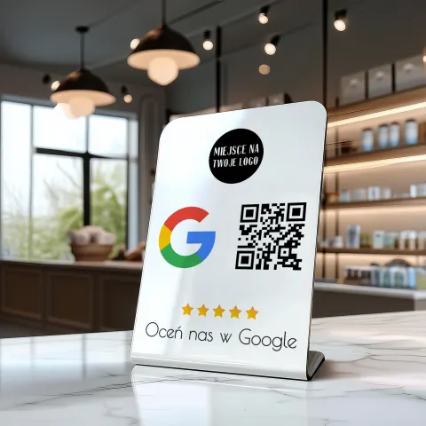 Biały stand akrylowy z logo i kodem do oceny w Google 01