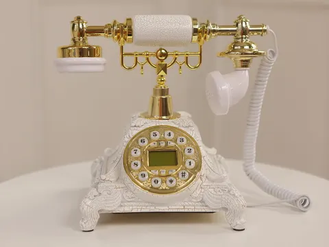 Stylowy Telefon Ateny
