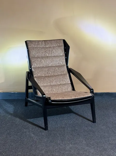 Fotel D.156.3 tkanina Corallo WD172 MOLTENI