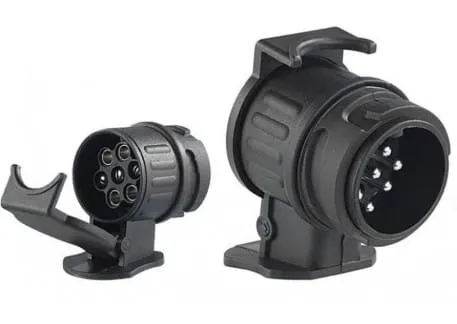 REDUKCJA ADAPTER 12V plast 13 wtyk/7 gniazdo