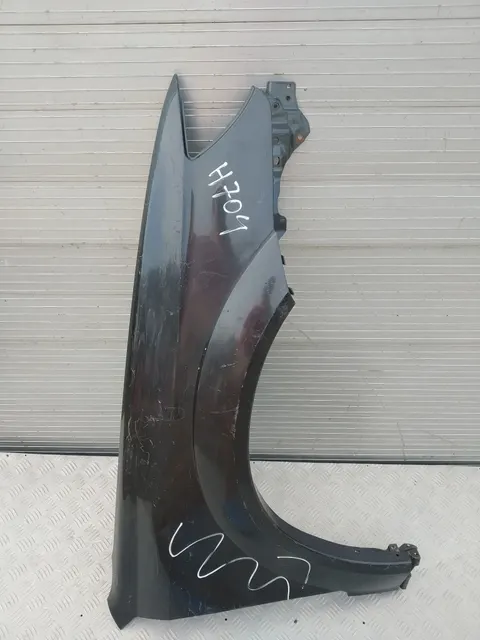 H704 PRAWY BŁOTNIK SUBARU LEGACY 2003