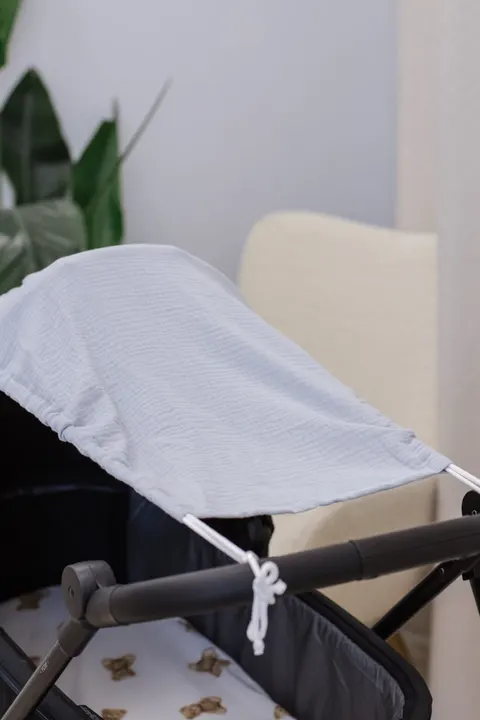Daszek przeciwsłoneczny do wózka z muślinu- Grey