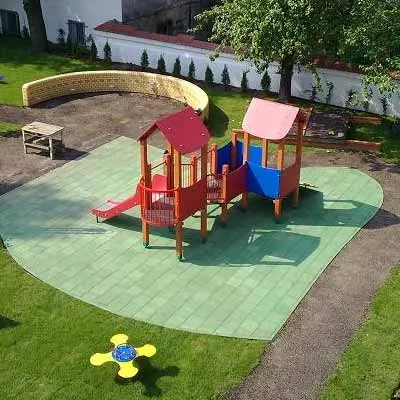 Bezpieczna nawierzchnia na plac zabaw SBR płyty 50 x 50 cm