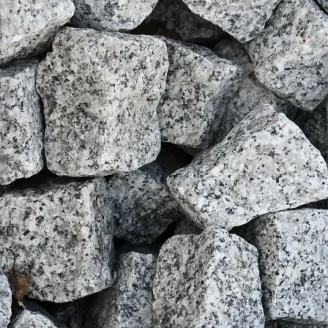 Kostka granitowa szara łupana 4/6 cm
