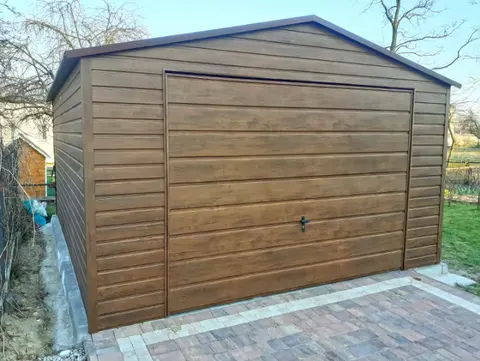 Garaż 4x6 m dwuspadowy drewnopodobny