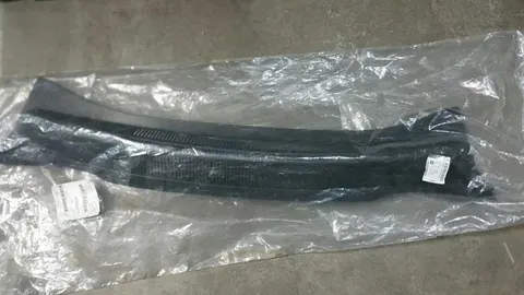 Podszybie plastikowe Opel Zafira B