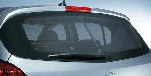 Osłona przeciwsłoneczna szyby bagażnika Opel Corsa D