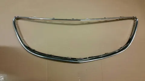 Listwa chromowana atrapy Opel Insignia