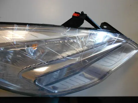 Reflektor przedni prawy Opel Meriva b
