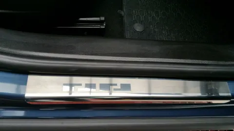 Nieoryginalne nakładki progowe Opel Insignia a