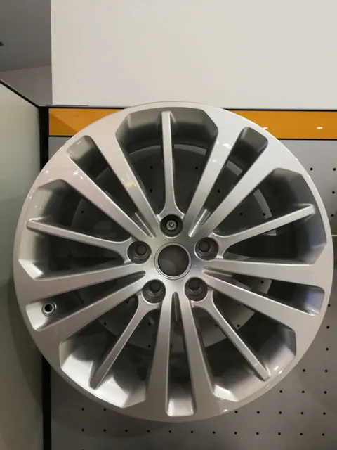 Felga aluminiowa 18" – 15-ramienna