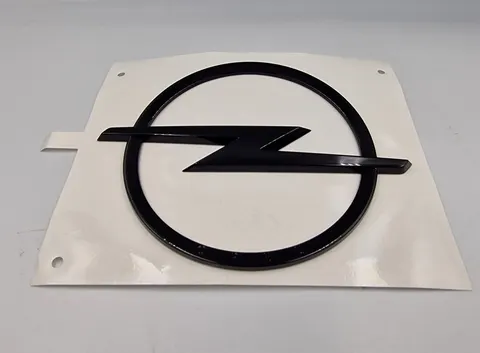 czarny emblemat tył opel grandland