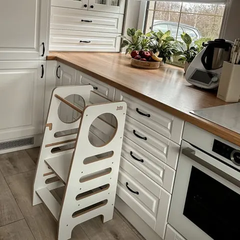 Kitchen Helper pomocnik kuchenny biały M z dodatkowymi nóżkami stabilizującymi