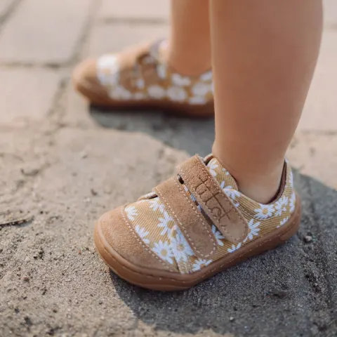 Kapcie barefoot dziecięce Beige Daisy Stokrotki na rzep TITOT
