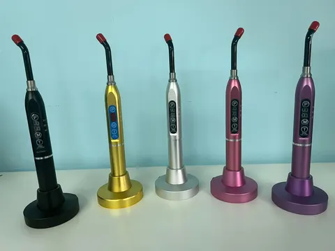 Lampa polimeryzacyjna bezprzewodowa ROY