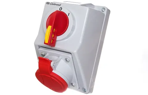Zestaw instalacyjny IP54 z rozłącznikiem O-I zamykanym na kłódkę i gniazdem 32A 5P 400V, C32-18N; 974005 ELEKTROMET