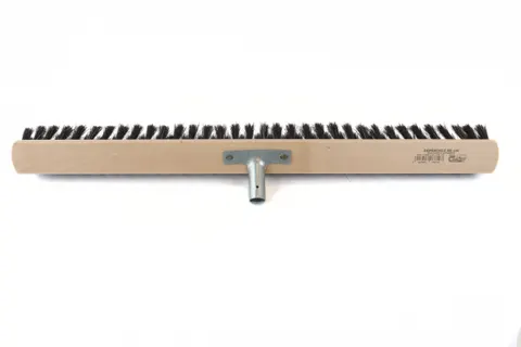 Zamiatacz drewniany z uchwytem mieszanka 80 cm