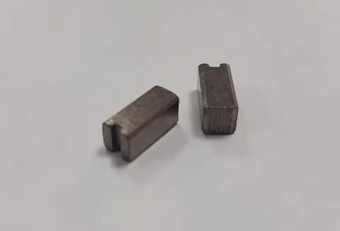 Szczotki silnika kół Ambrogio L30/L60/L85 (2 szt.)