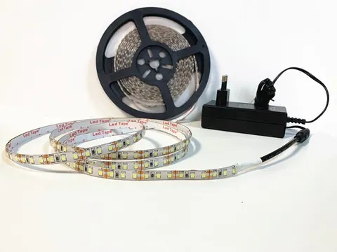 Zestaw: Pasek LED 12V 5m IP65 4000K 36W z zasilaczem