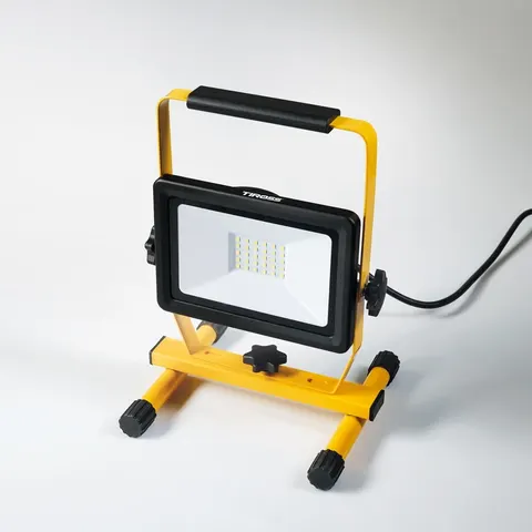 Wydajna lampa robocza TS1931 2200lm