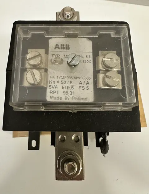 PRZEKŁADNIK PRĄDOWY NA SZYNĘ 10X40MM IMSA 500/5 5VA KL.1 (1)