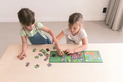 Puzzle magnetyczne W lesie 2 obrazki 40 el. Scratch