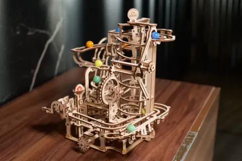 Marble Run tor dla kulek model mechaniczny do składania 266 el. Ugears