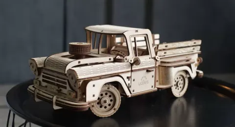 Pickup Drwala Samochód model mechaniczny do składania 460 el. Ugears