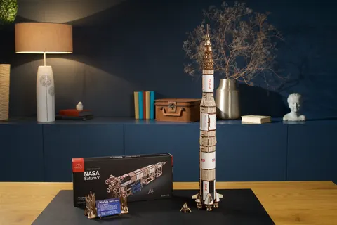 Rakieta NASA Saturn V model do składania 500 el. Ugears