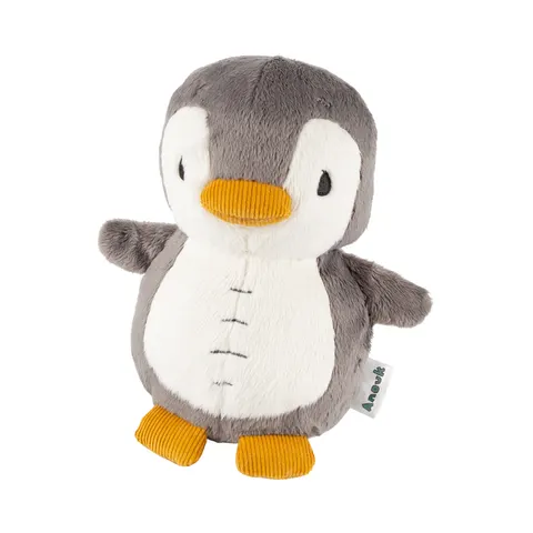 Anouk Pinebumm cuddling penguin