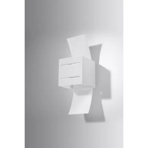 Biały kinkiet sześcian z szklanym łukiem Sollux Lighting SL.0203 Loreto G9