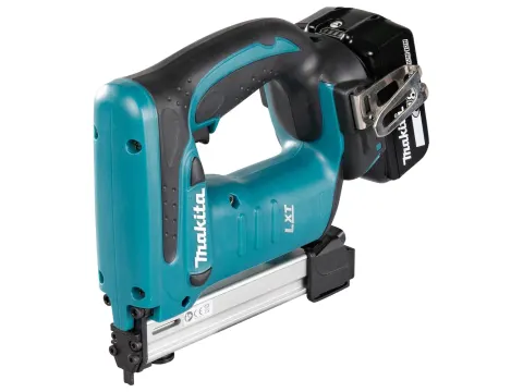 Makita Zszywacz aku 18V DST221Z