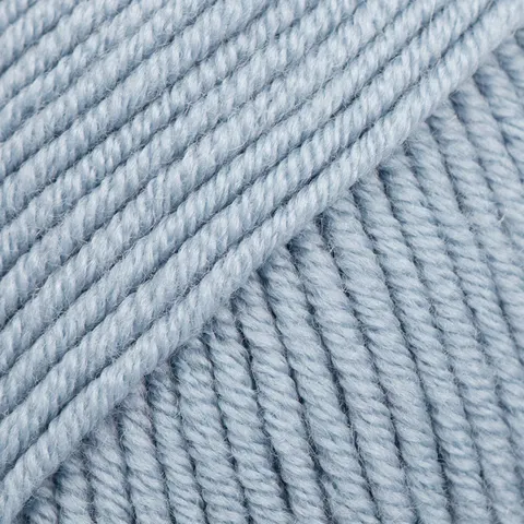 Włóczka DROPS Merino Extra Fine 38 - niebieska mgiełka