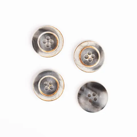 DROPS Guzik plastikowy 623 - Mocha - 18 mm